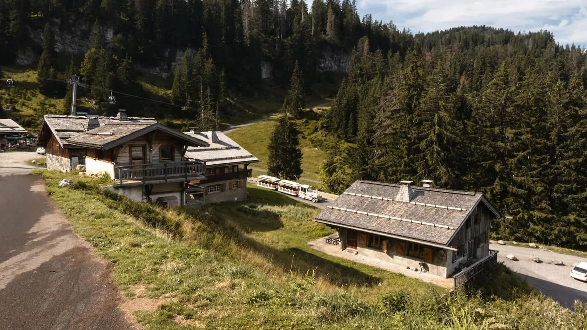 Le Ruisseau, Lindarets, Authentique, 11 Personnes Villa Montriond